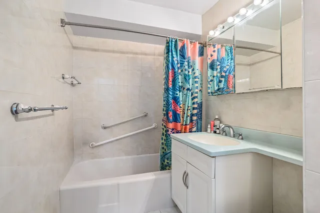 $5,300 | 136 East 56th Street, Unit 10H | Midtown East