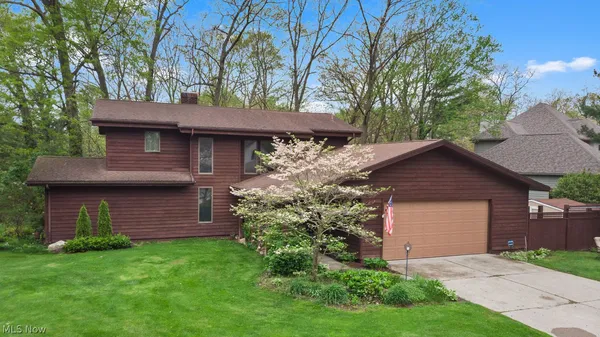 $469,900 | 1200 Wildwood Drive, Vermilion, OH 44089