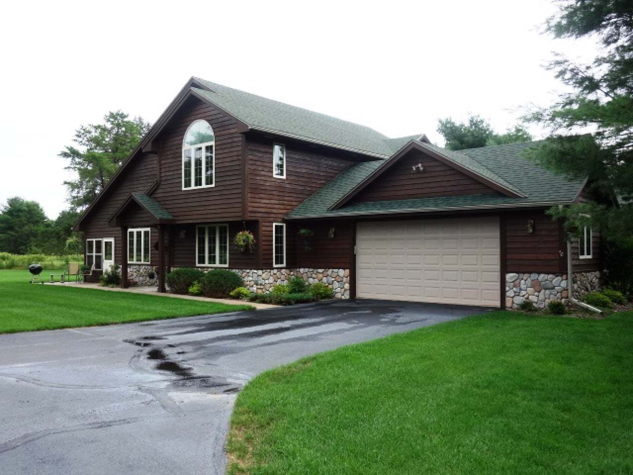 7306 Deerwood Road, Unit 8 Minocqua, WI 54548 - Photo 3 of 23 Gallery Image 3