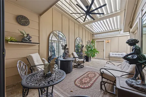 $249,000 | 11622 Village Pl Drive, Unit 328, Houston, TX 77077