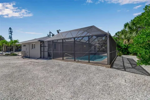 $1,300,000 | 307 Avenida De Paradisio, Sarasota, FL 34242