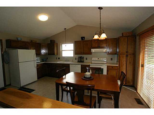 906 Hines Road Columbus, OH 43230 - Photo 2 of 15