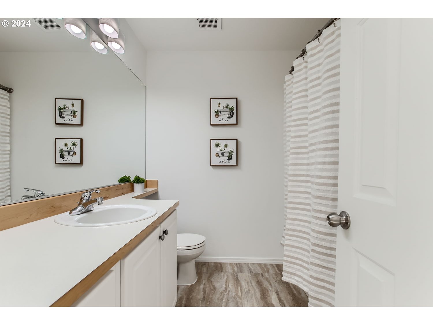 13850 Southwest Scholls Ferry Road, Unit 103 Beaverton, OR 97007 - Photo 19 of 27 Bathroom, Attached