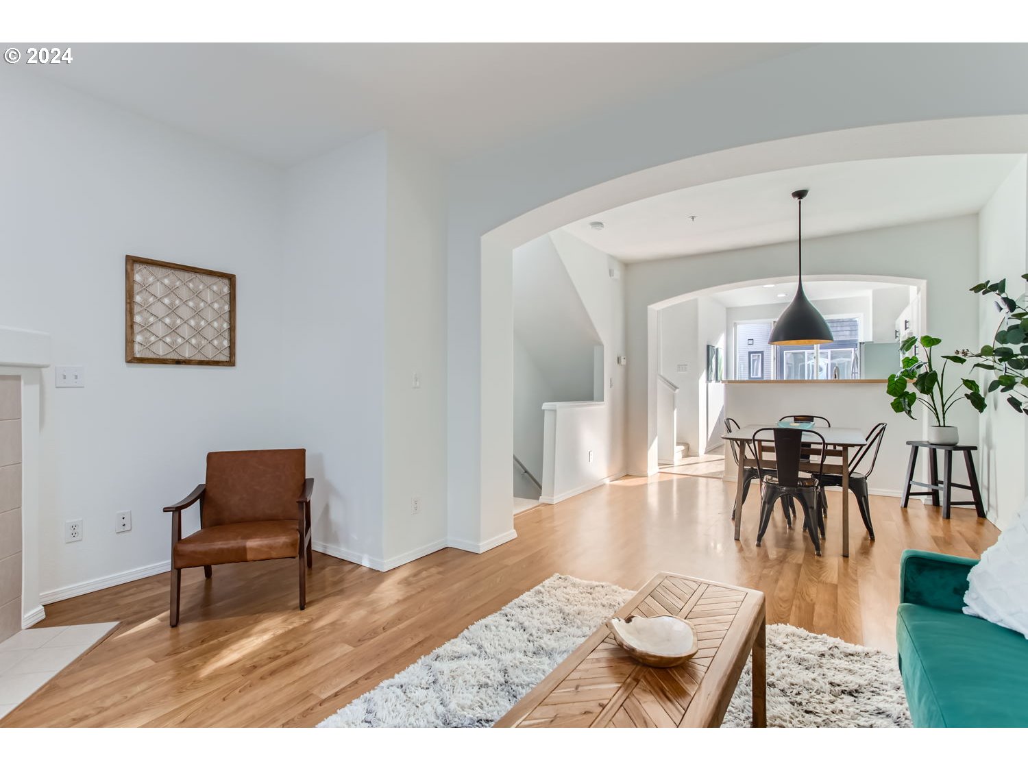 13850 Southwest Scholls Ferry Road, Unit 103 Beaverton, OR 97007 - Photo 6 of 27 Living Room