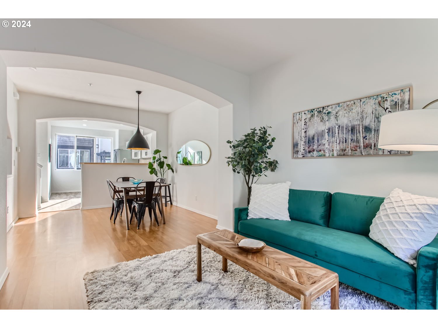 13850 Southwest Scholls Ferry Road, Unit 103 Beaverton, OR 97007 - Photo 7 of 27 Living Room