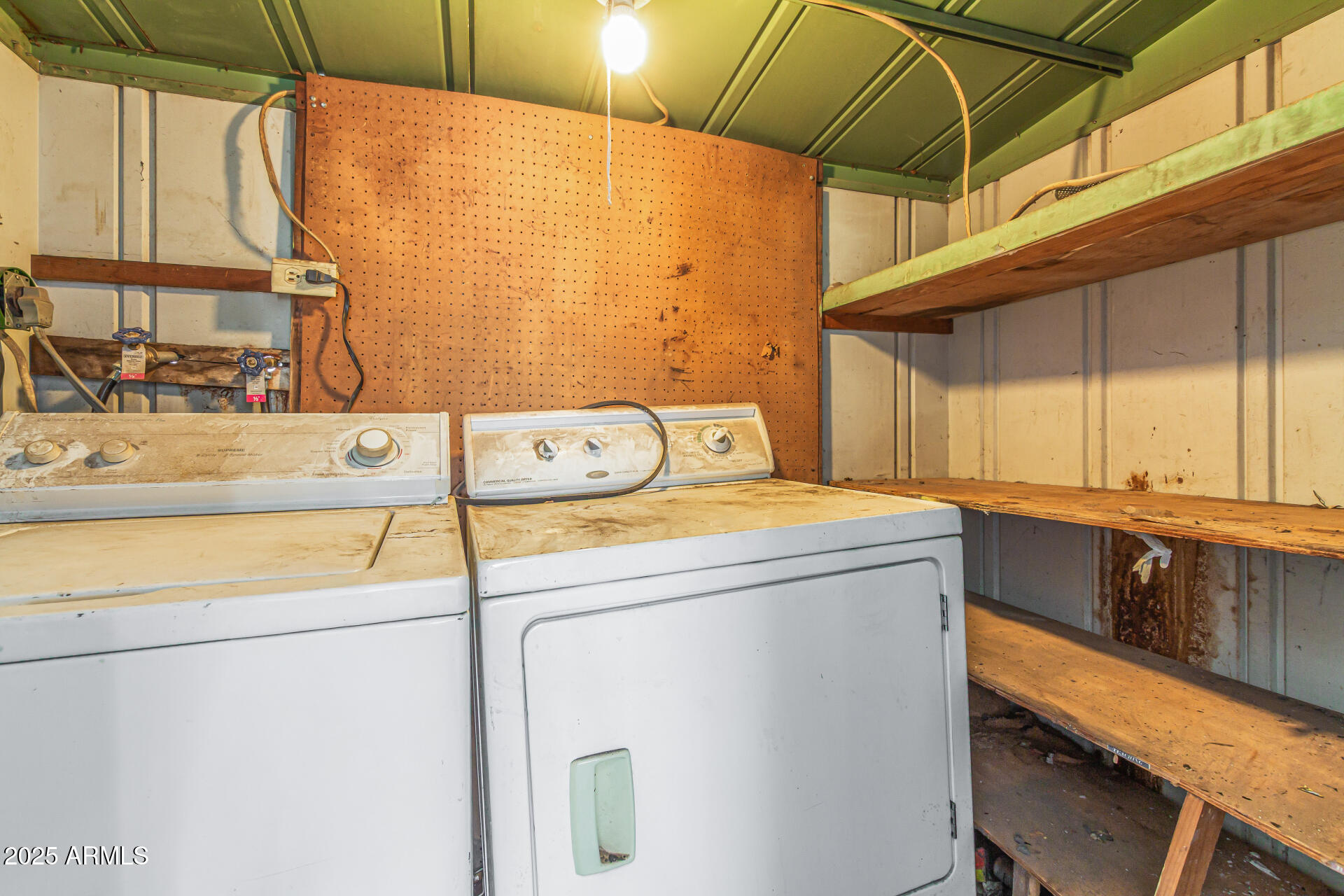 16225 North Cave Creek Road, Unit 1 Phoenix, AZ 85032 - Photo 7 of 33 a utility room with dryer and washer
