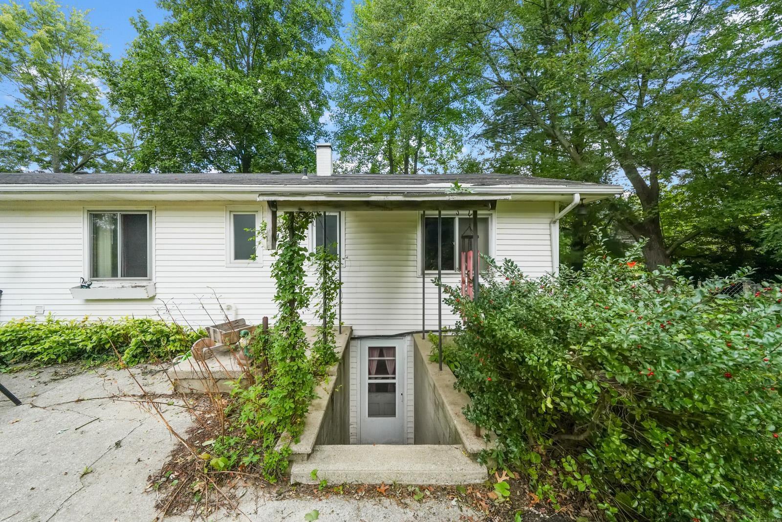 26582 Edison Road South Bend, IN 46628 - Photo 3 of 21