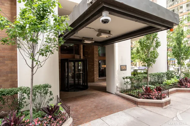 $4,075 | 400 East Ohio Street, Unit 2302, Chicago, IL 60611