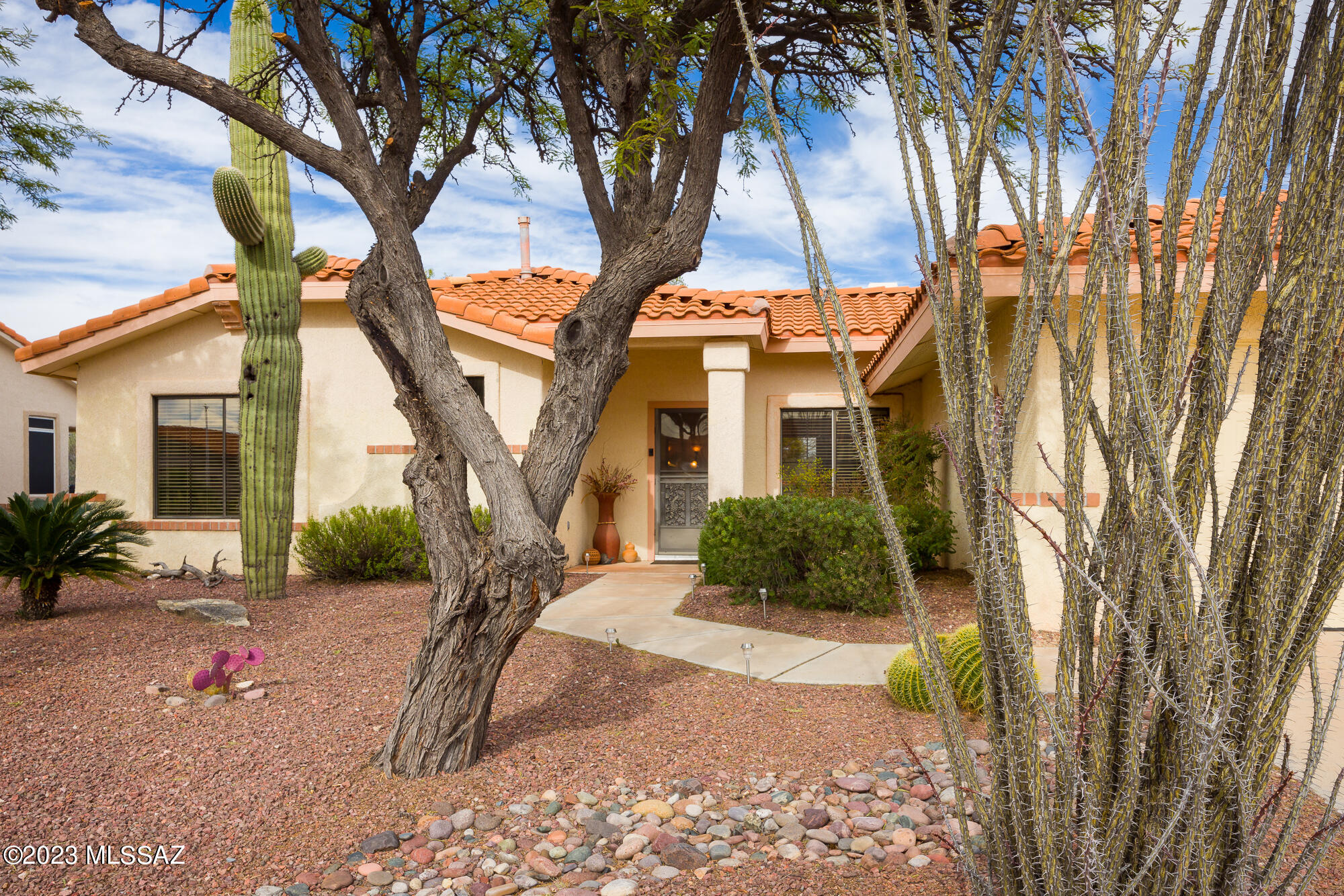 1329 East Crown Ridge Drive Tucson, AZ 85755 - Photo 2 of 38