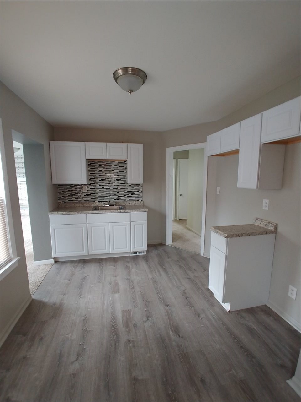 15504 Stephens Eastpointe, MI 48021 - Photo 5 of 14 Gallery Image 5