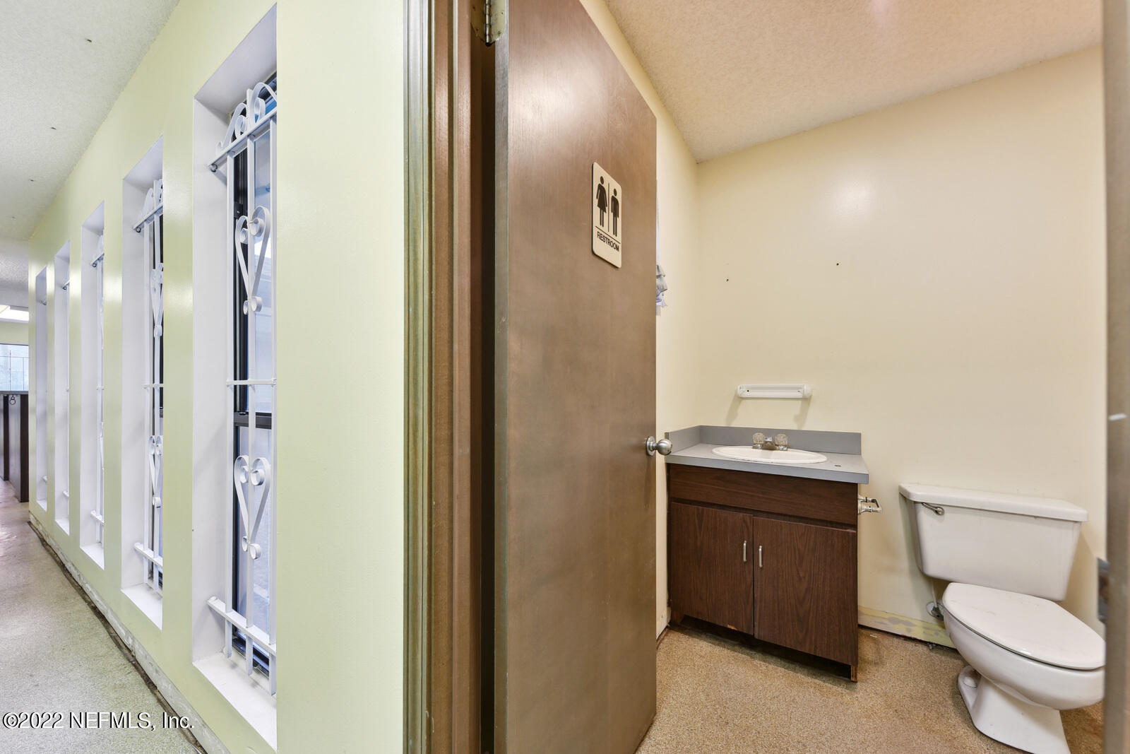 10569 Lem Turner Road Jacksonville, FL 32218 - Photo 17 of 25 Bathroom