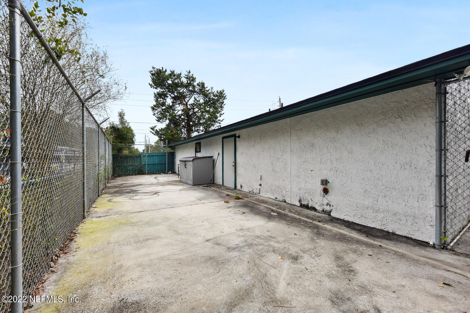 10569 Lem Turner Road Jacksonville, FL 32218 - Photo 25 of 25 Fenced area in back of building