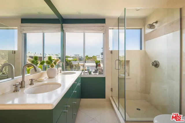 $4,500,000 | 2324 Boone Avenue, Venice, CA 90291