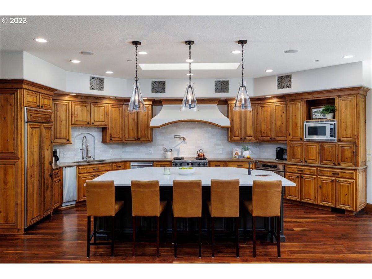 4220 Southwest Charming Way Portland, OR 97225 - Photo 11 of 45 Gallery Image 11