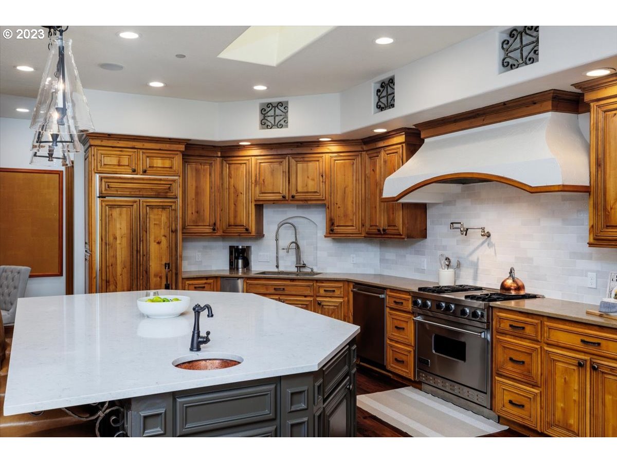 4220 Southwest Charming Way Portland, OR 97225 - Photo 12 of 45 Gallery Image 12