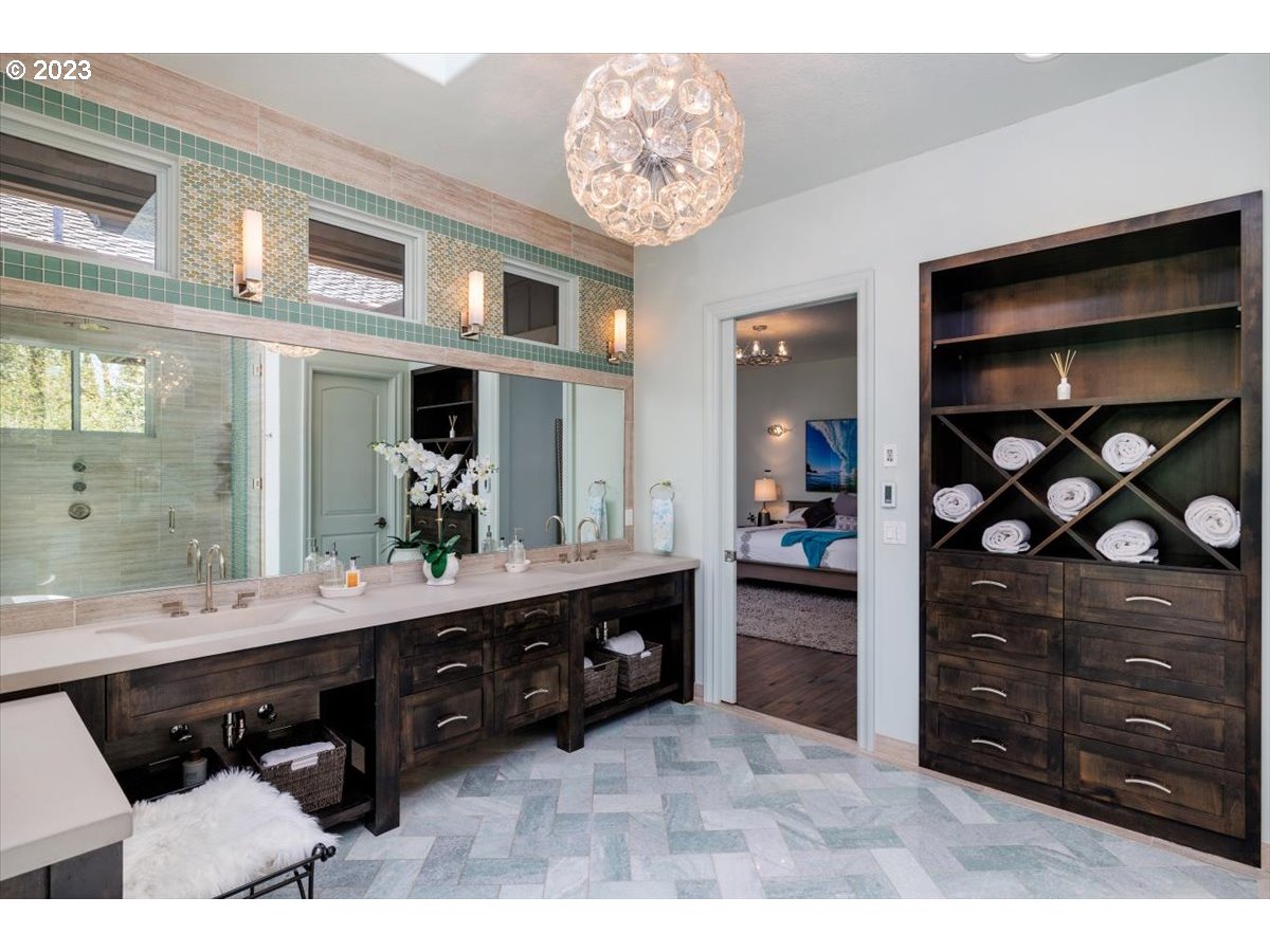 4220 Southwest Charming Way Portland, OR 97225 - Photo 18 of 45 Gallery Image 18