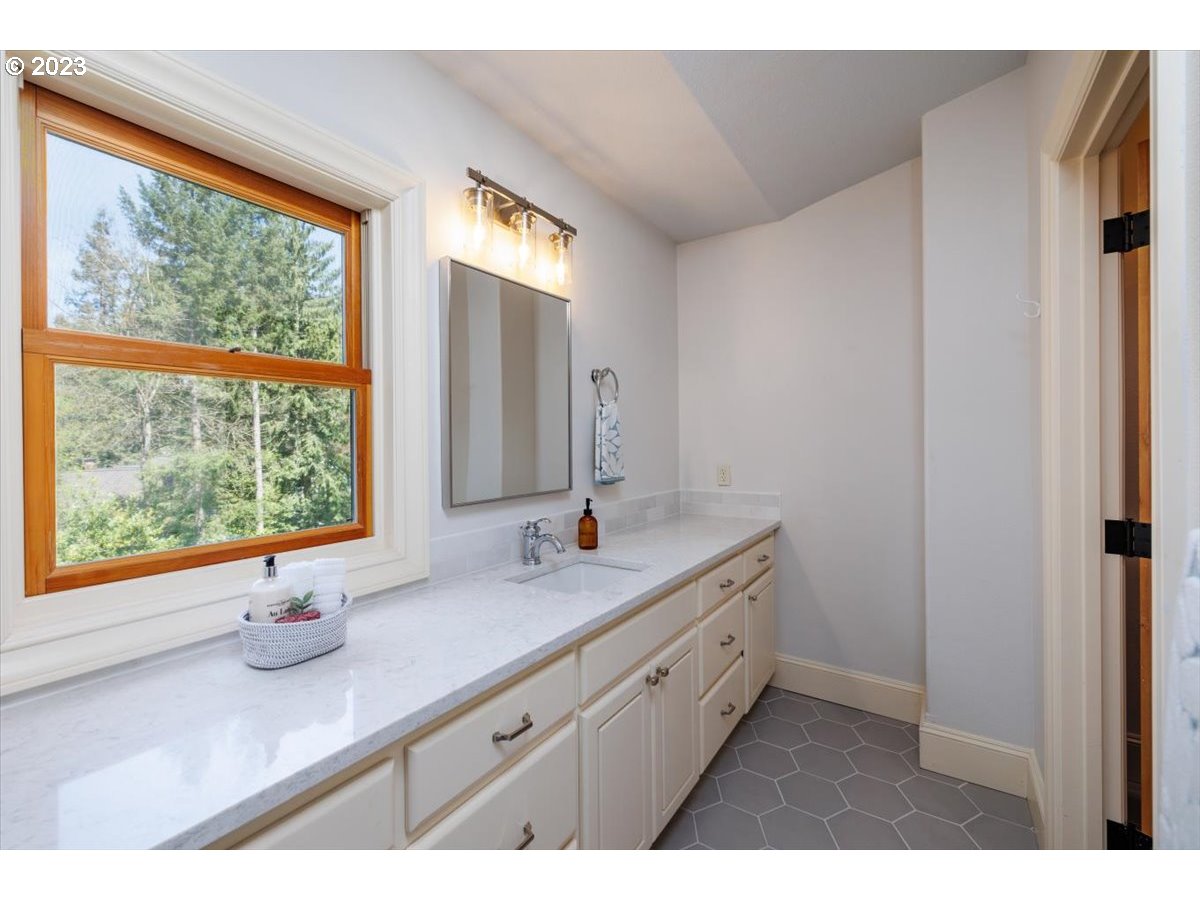 4220 Southwest Charming Way Portland, OR 97225 - Photo 31 of 45 Gallery Image 31