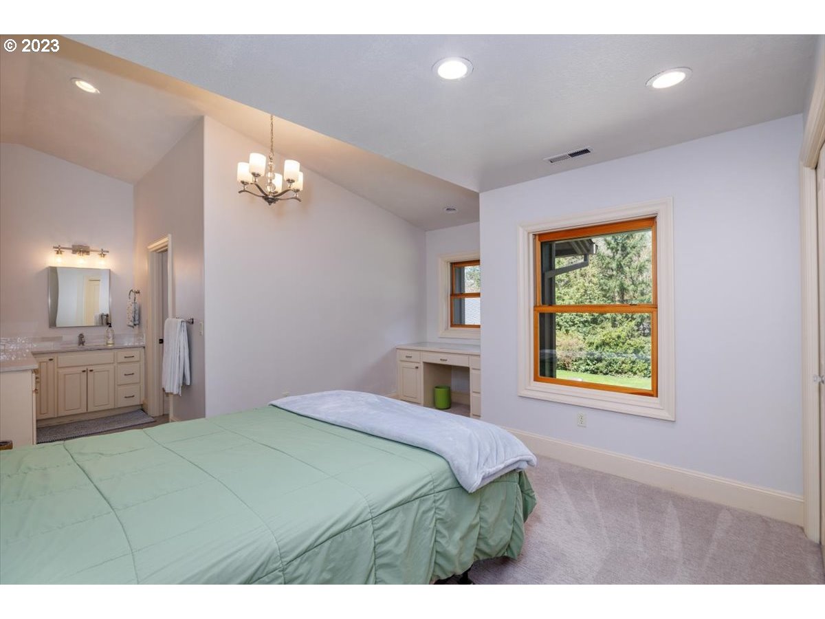4220 Southwest Charming Way Portland, OR 97225 - Photo 32 of 45 Gallery Image 32