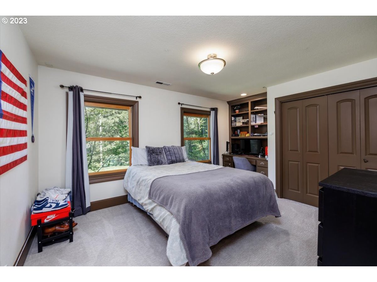 4220 Southwest Charming Way Portland, OR 97225 - Photo 33 of 45 Gallery Image 33