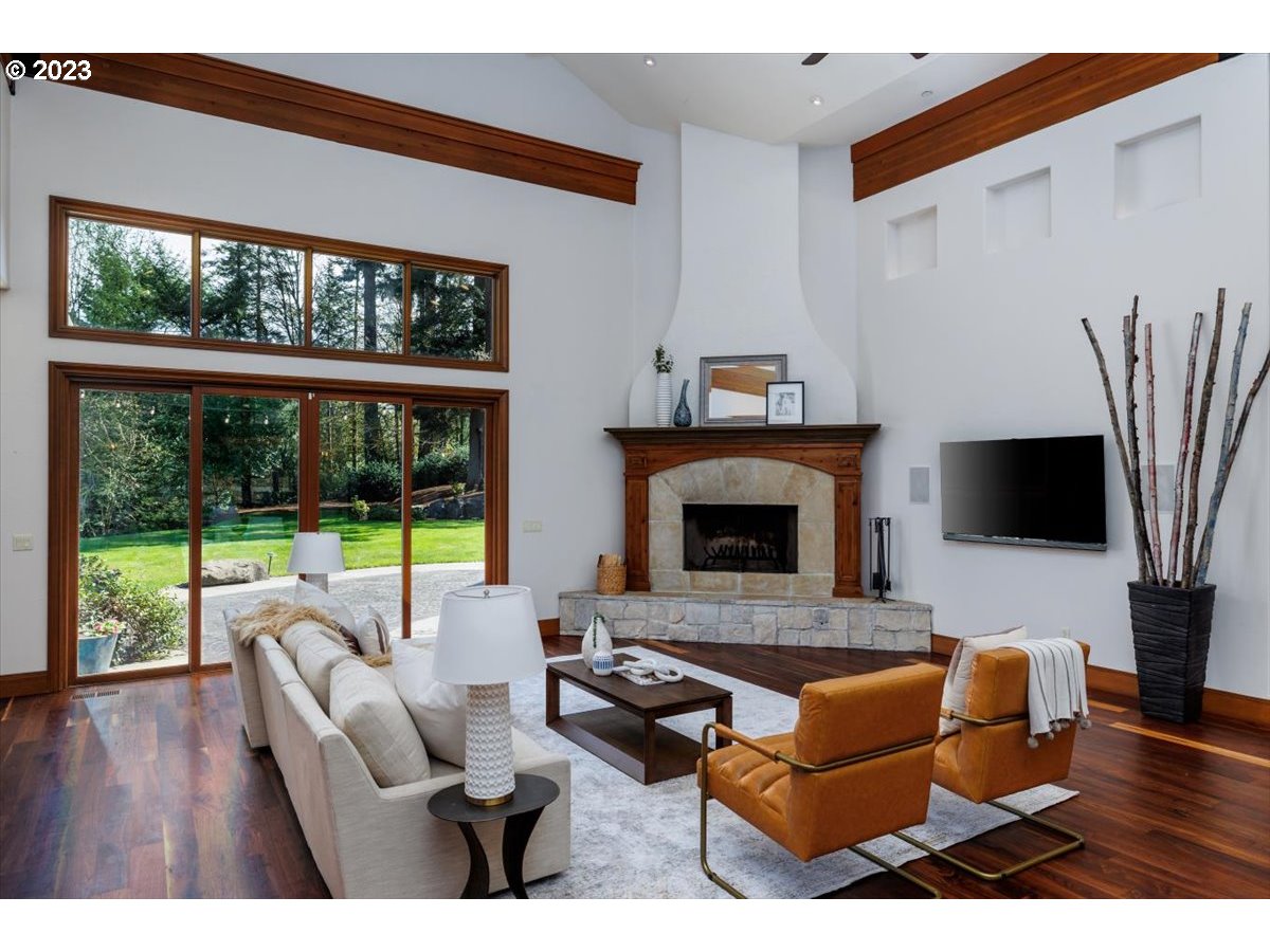 4220 Southwest Charming Way Portland, OR 97225 - Photo 8 of 45 Gallery Image 8