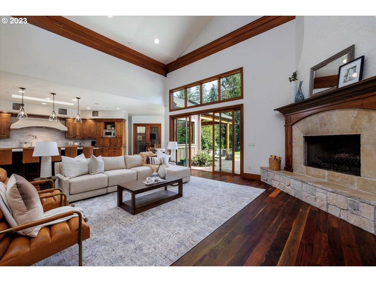4220 Southwest Charming Way Portland, OR 97225 - Photo 9 of 45 Gallery Image 9