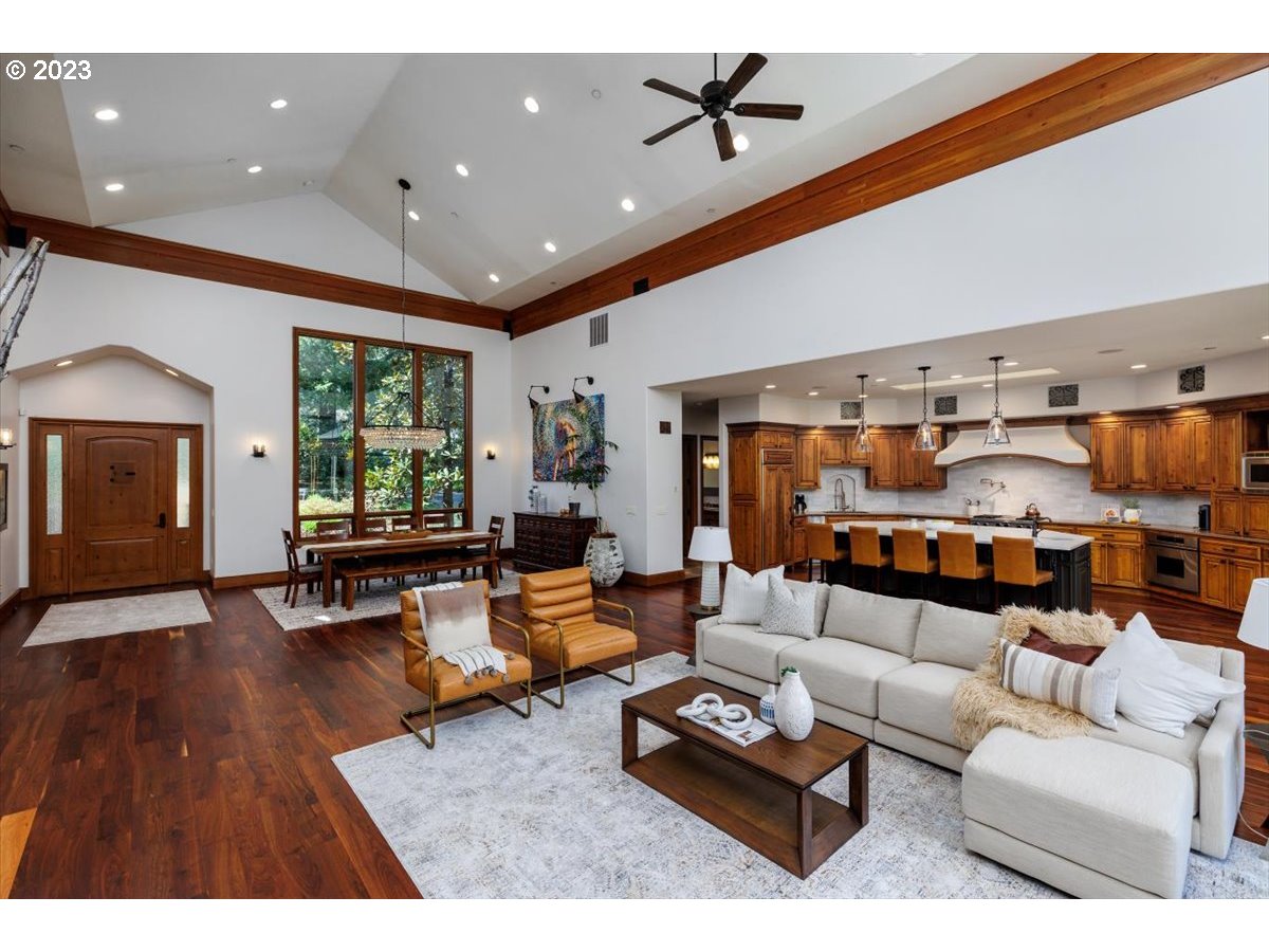 4220 Southwest Charming Way Portland, OR 97225 - Photo 10 of 45 Gallery Image 10