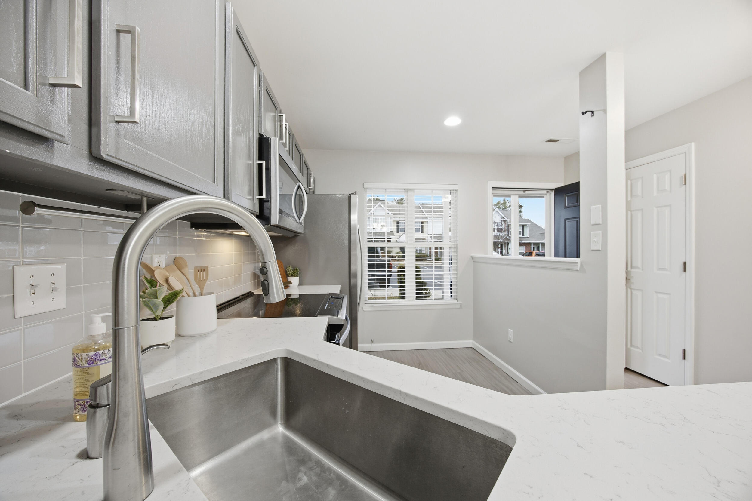 116 Brockman Way Goose Creek, SC 29445 - Photo 10 of 29 10__i2a2357