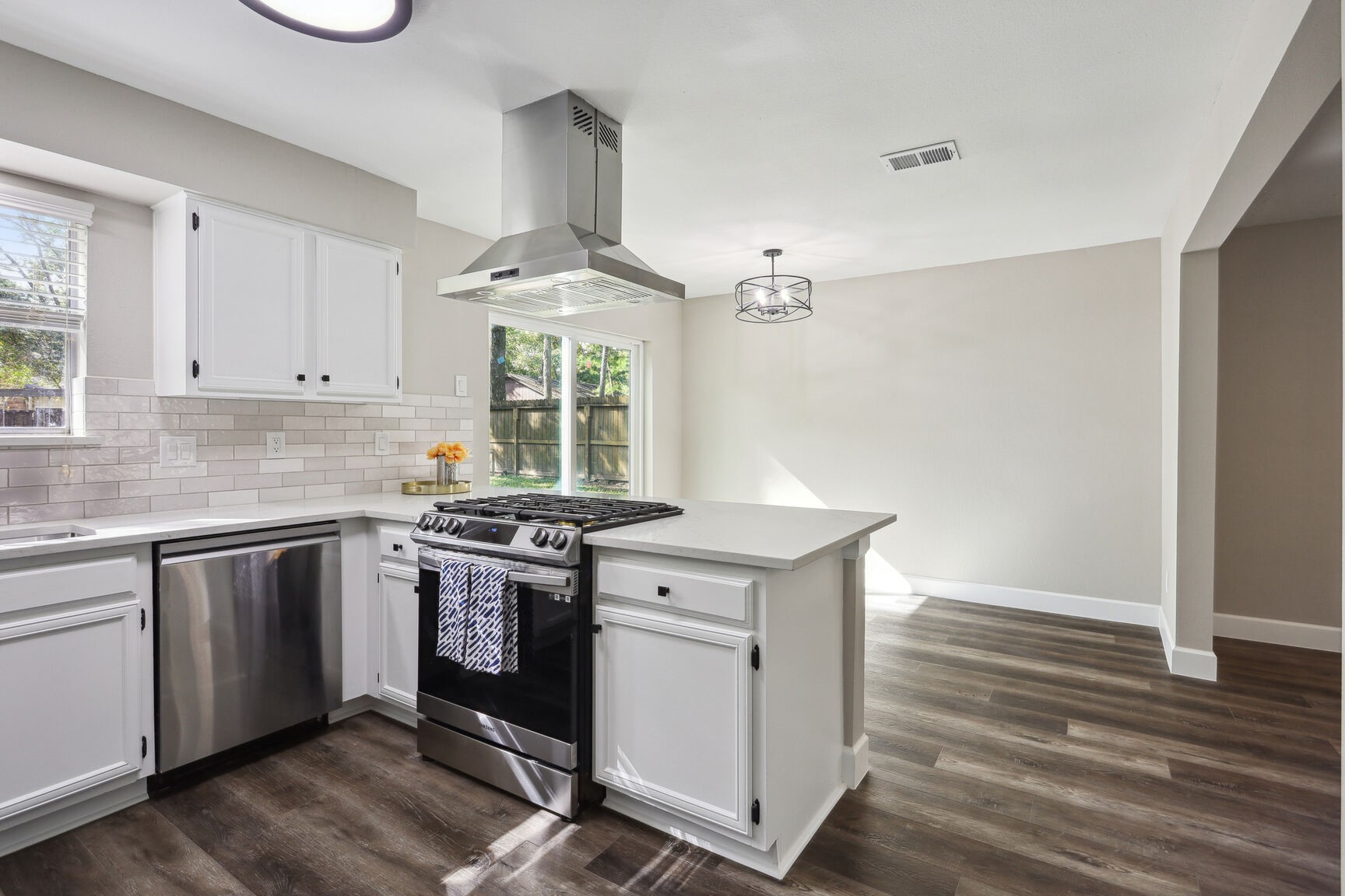 68 Yewleaf Road Spring, TX 77381 - Photo 14 of 25 kitchen 20X12