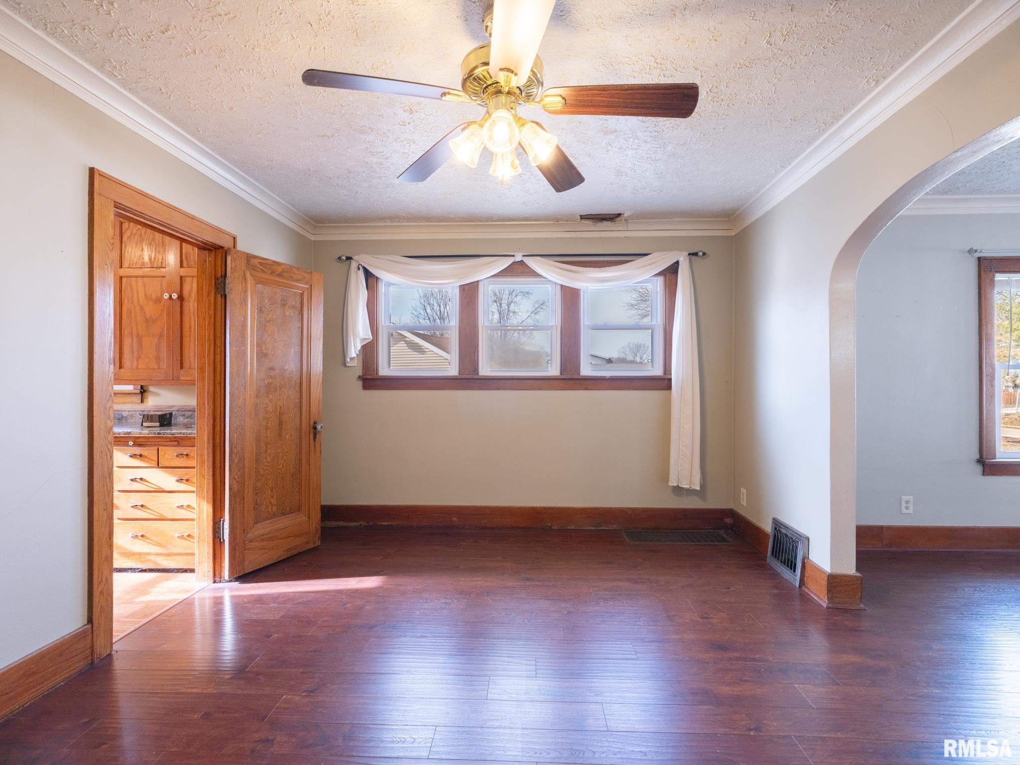 4110 West Southport Road Peoria, IL 61615 - Photo 11 of 35