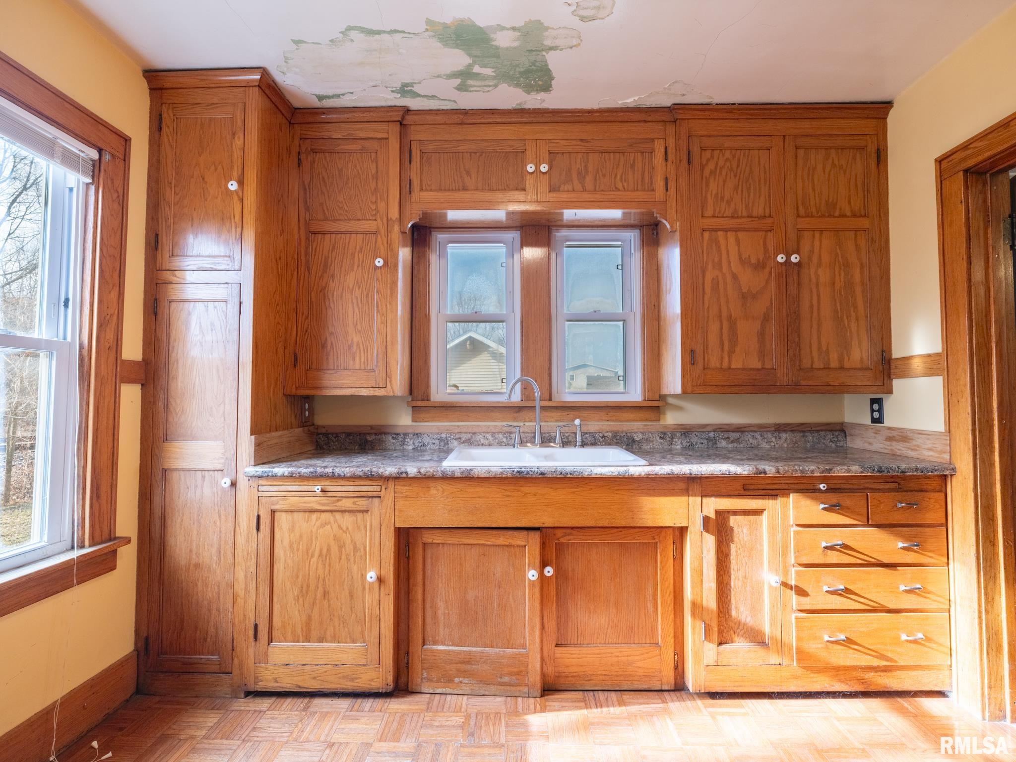 4110 West Southport Road Peoria, IL 61615 - Photo 14 of 35