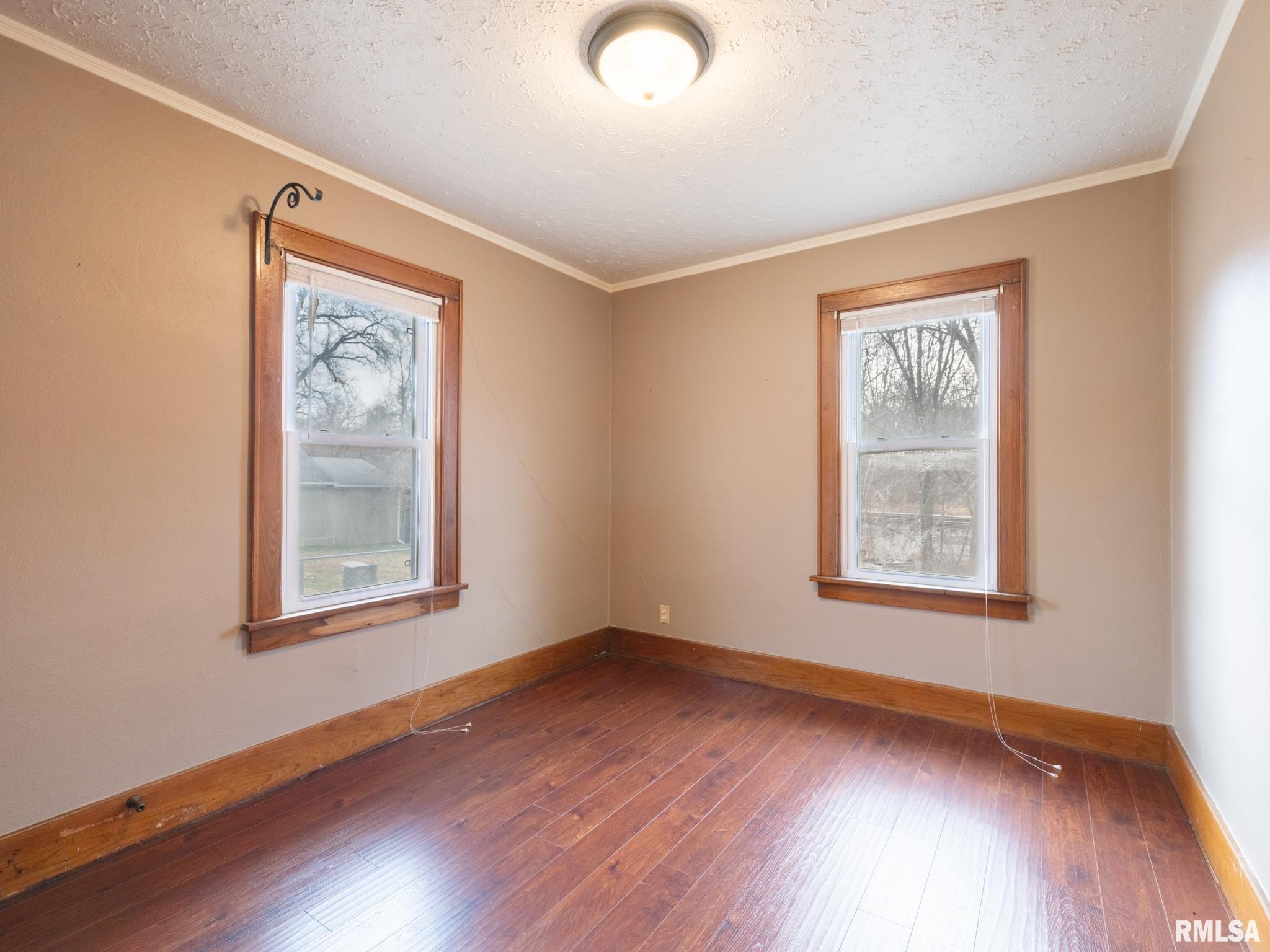 4110 West Southport Road Peoria, IL 61615 - Photo 17 of 35