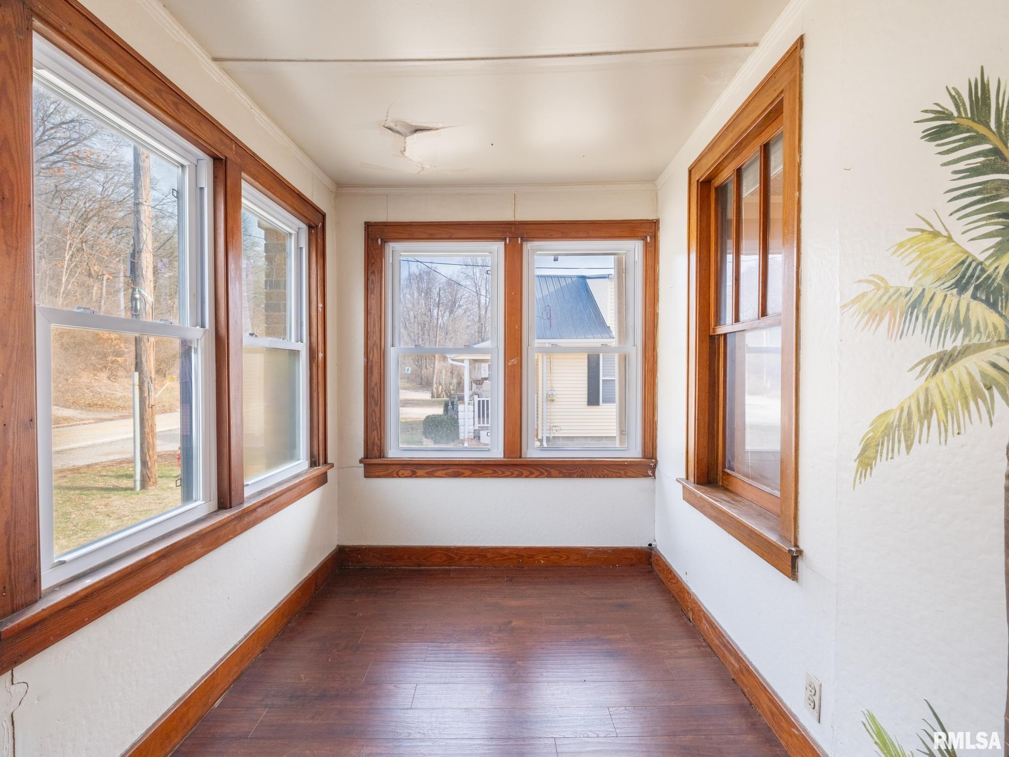 4110 West Southport Road Peoria, IL 61615 - Photo 2 of 35