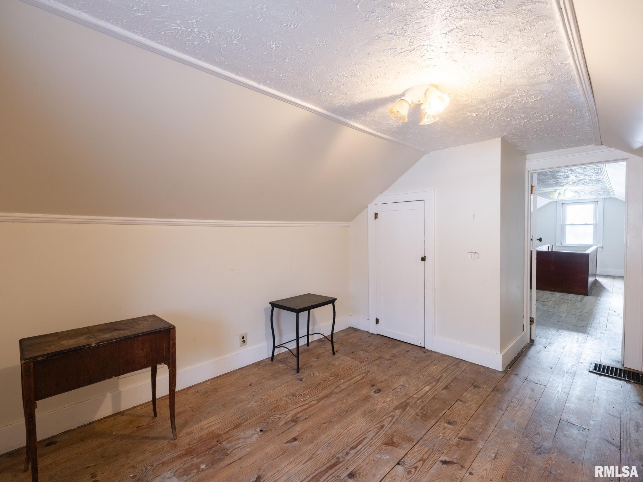 4110 West Southport Road Peoria, IL 61615 - Photo 26 of 35