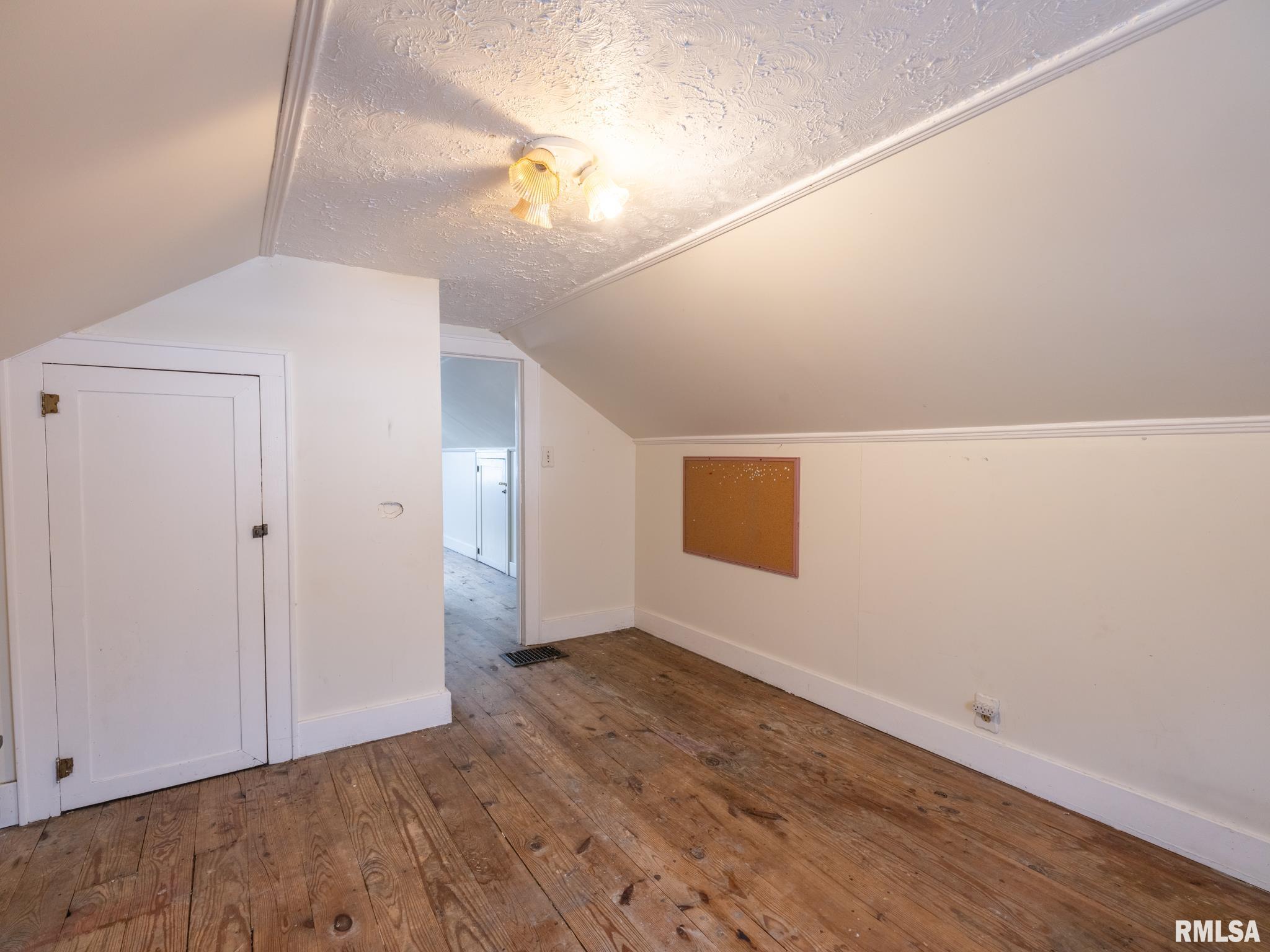 4110 West Southport Road Peoria, IL 61615 - Photo 27 of 35