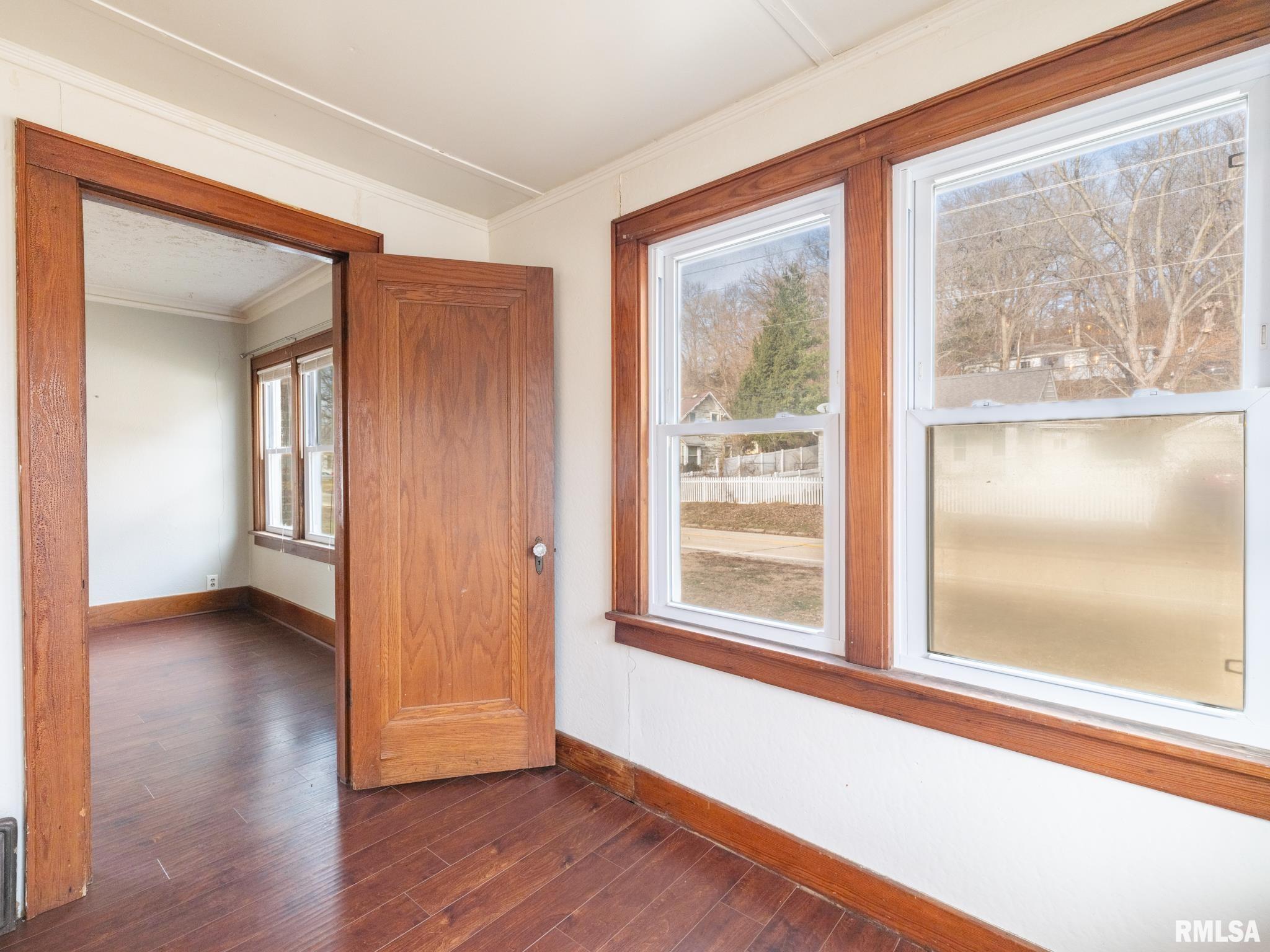 4110 West Southport Road Peoria, IL 61615 - Photo 3 of 35