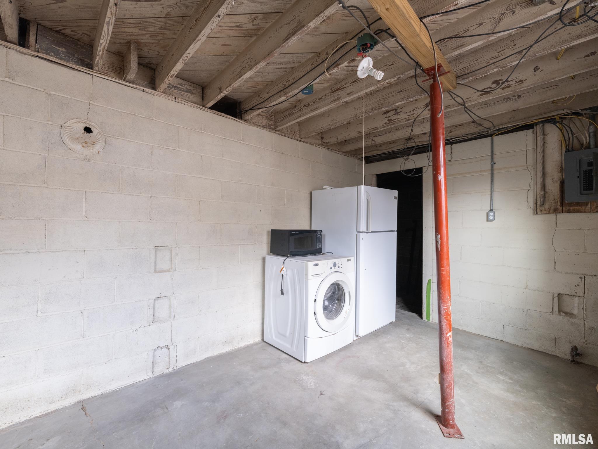 4110 West Southport Road Peoria, IL 61615 - Photo 31 of 35