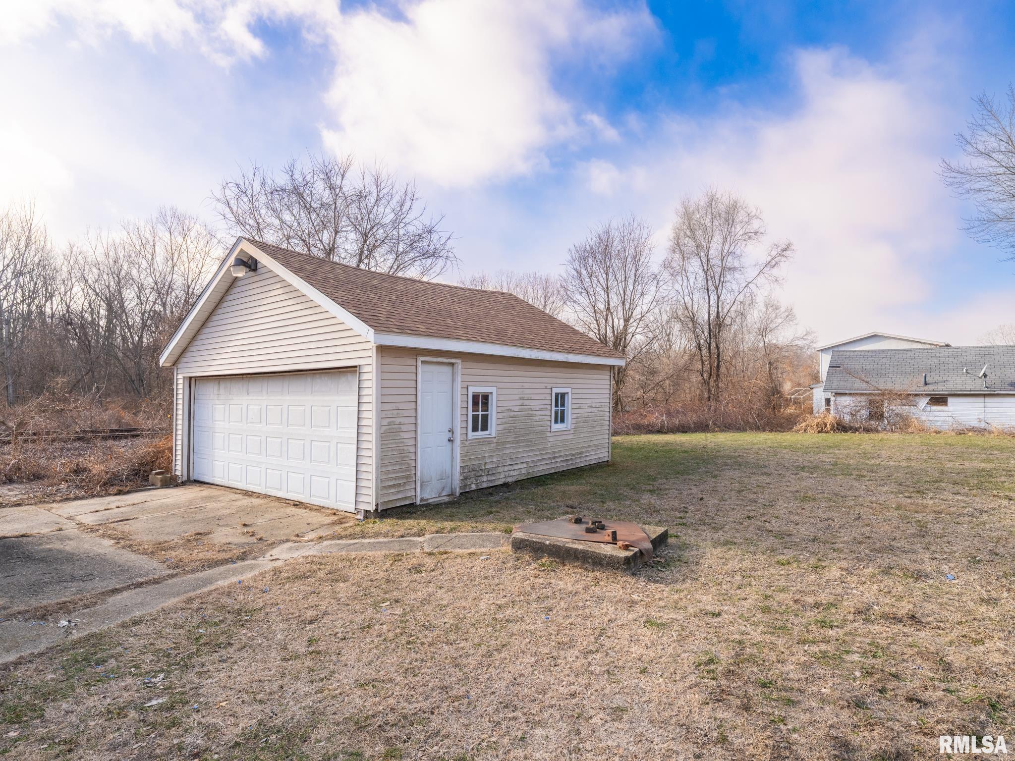 4110 West Southport Road Peoria, IL 61615 - Photo 32 of 35