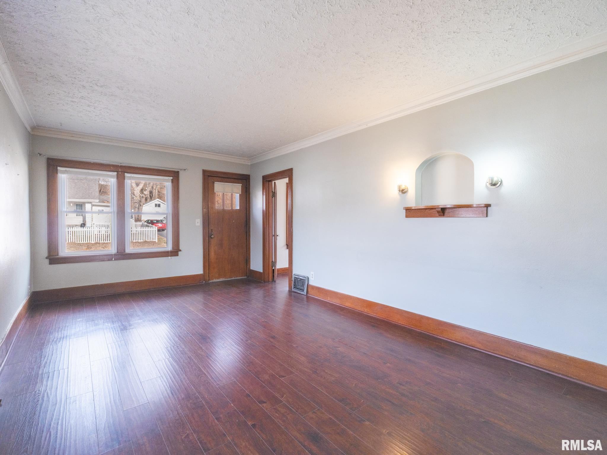 4110 West Southport Road Peoria, IL 61615 - Photo 6 of 35