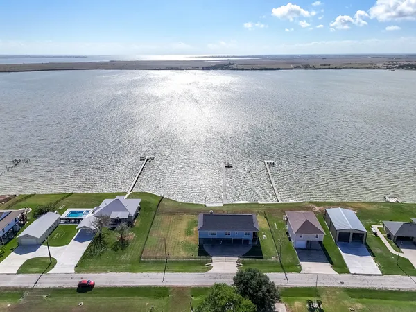 $539,000 | 1504 West Bayshore Drive, Palacios, TX 77465