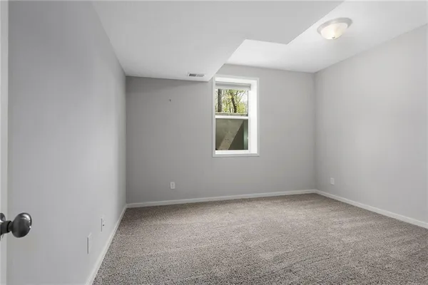 $535,000 | 717 Riverwood Drive, Liberty, MO 64068