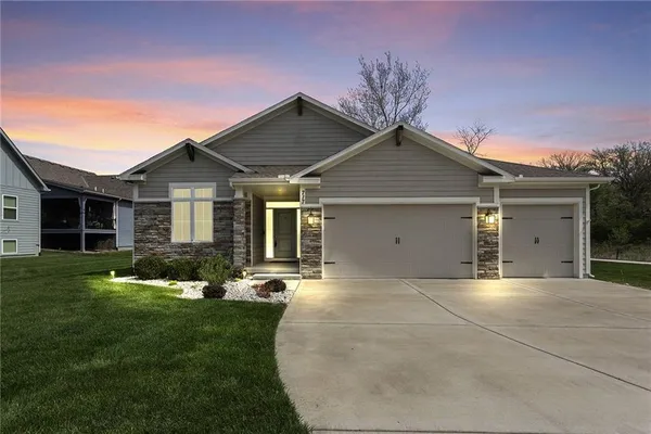 $535,000 | 717 Riverwood Drive, Liberty, MO 64068