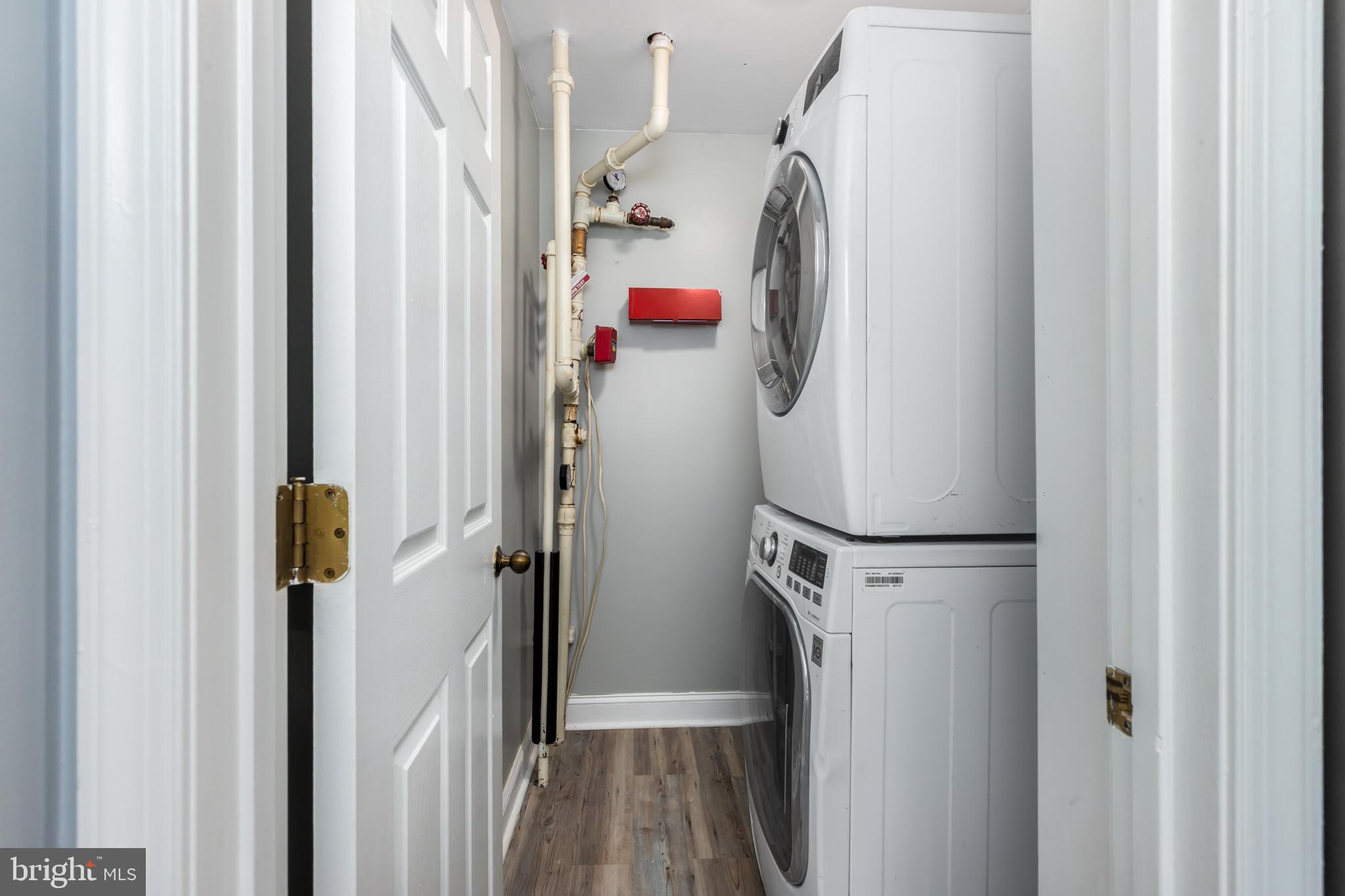 11602 Masters Lane, Unit 120 Berlin, MD 21811 - Photo 20 of 29 a bathroom with a shower