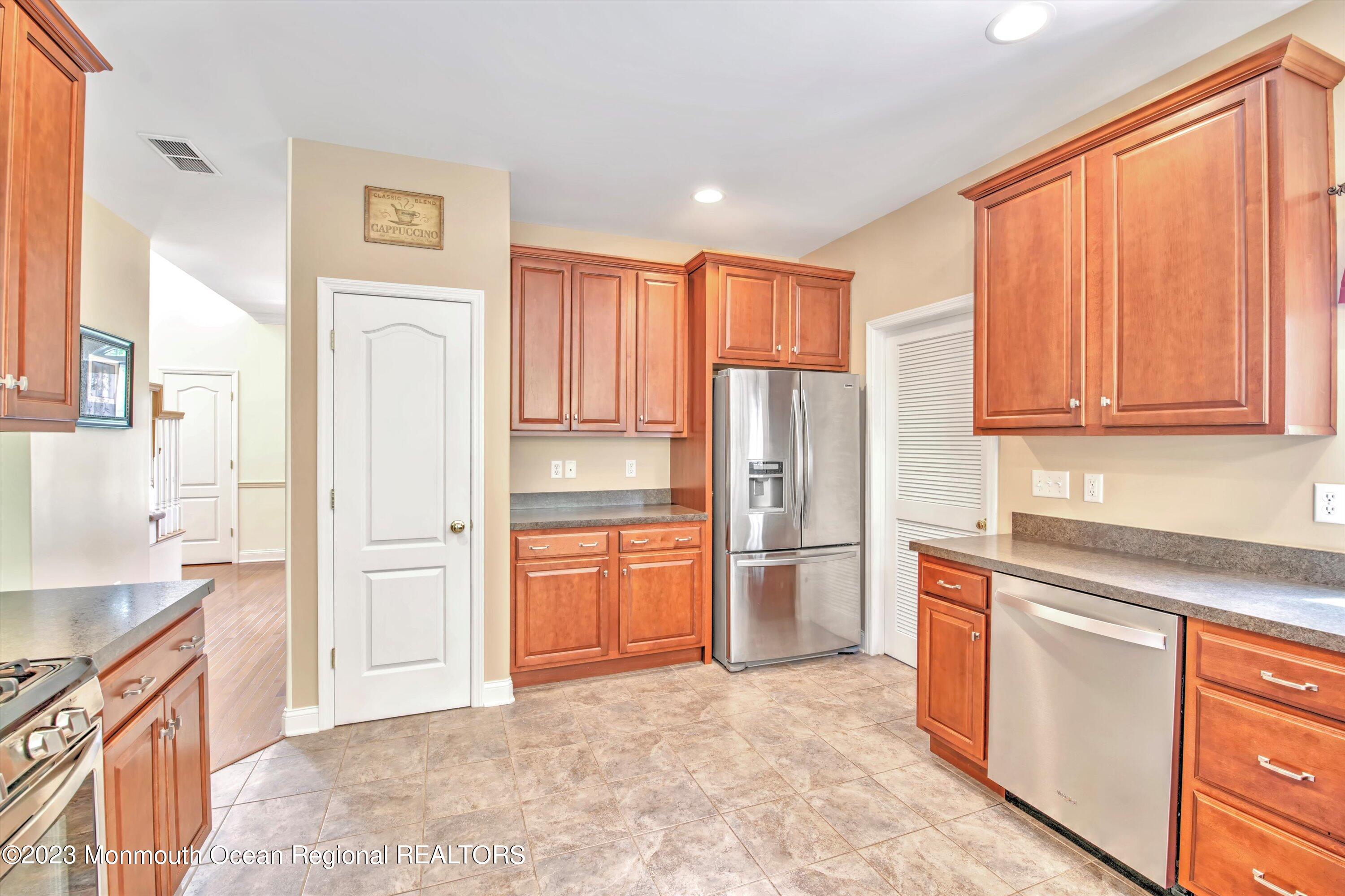 45 Cherry Tree Lane Cream Ridge, NJ 08514 - Photo 18 of 55 18-KITCHEN