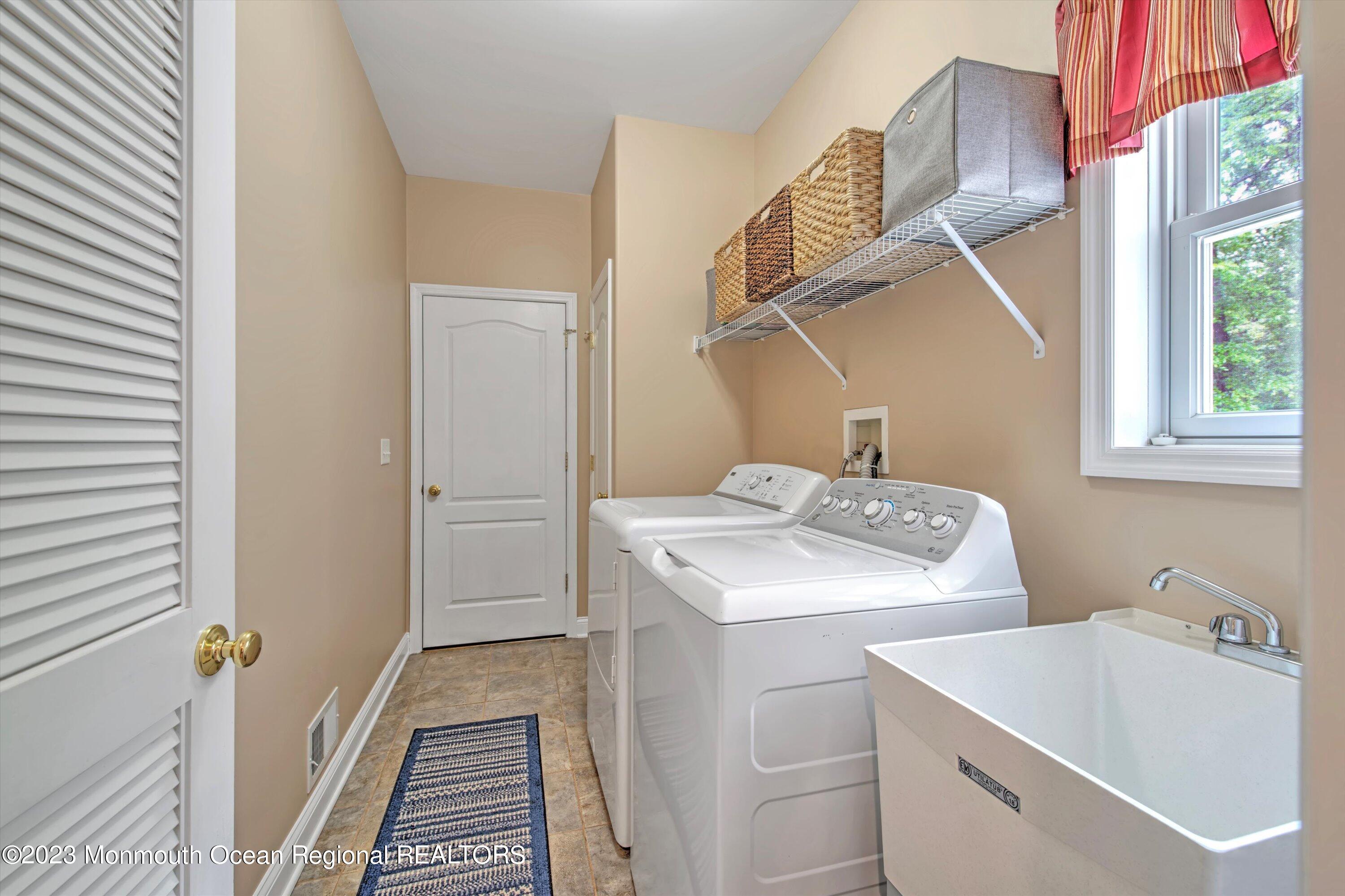45 Cherry Tree Lane Cream Ridge, NJ 08514 - Photo 22 of 55 22-LAUNDRY ROOM