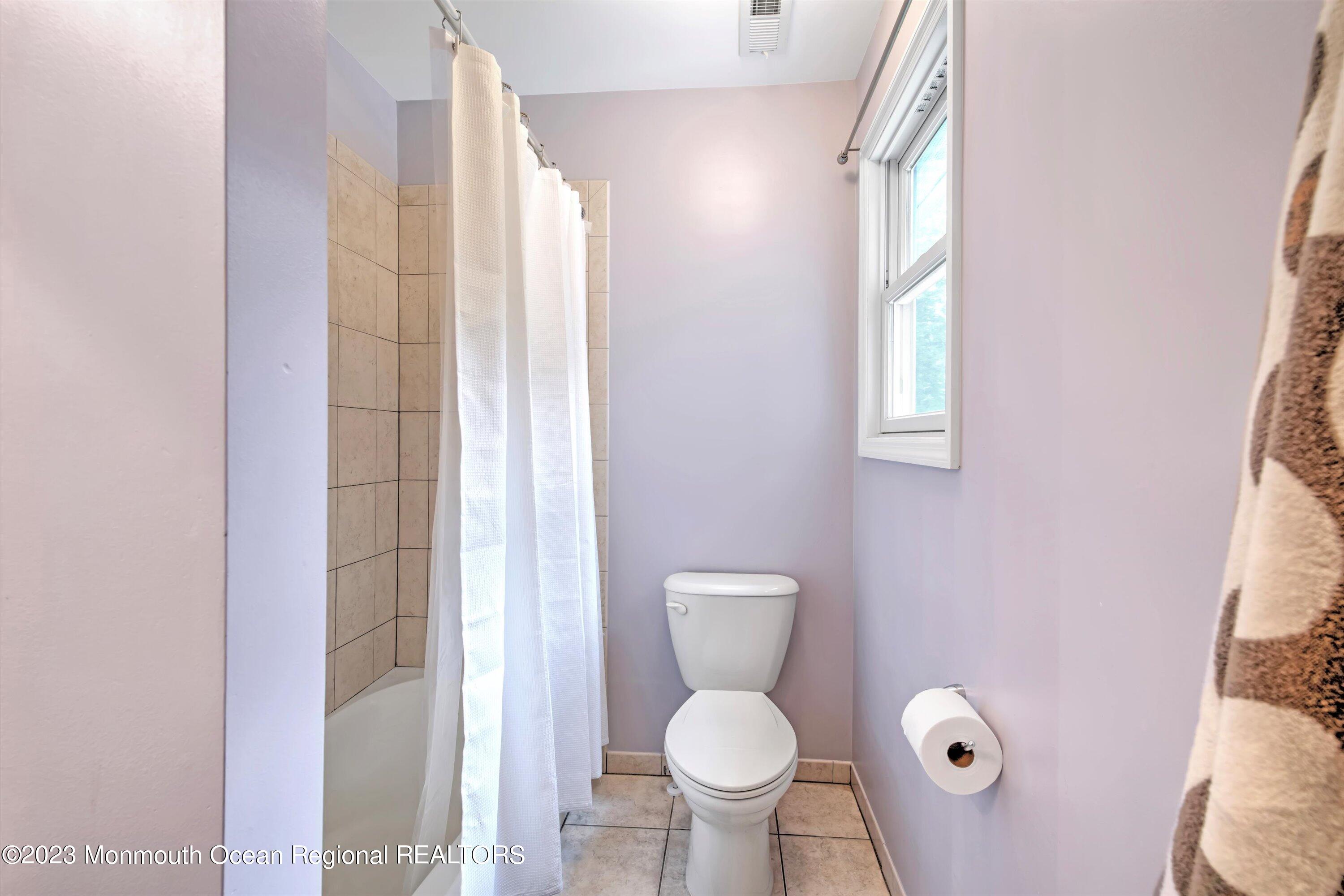 45 Cherry Tree Lane Cream Ridge, NJ 08514 - Photo 37 of 55 37-BATHROOM