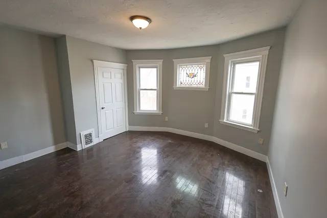 $4,100 | 23 Barry Street, Unit 3, Boston, MA 02125