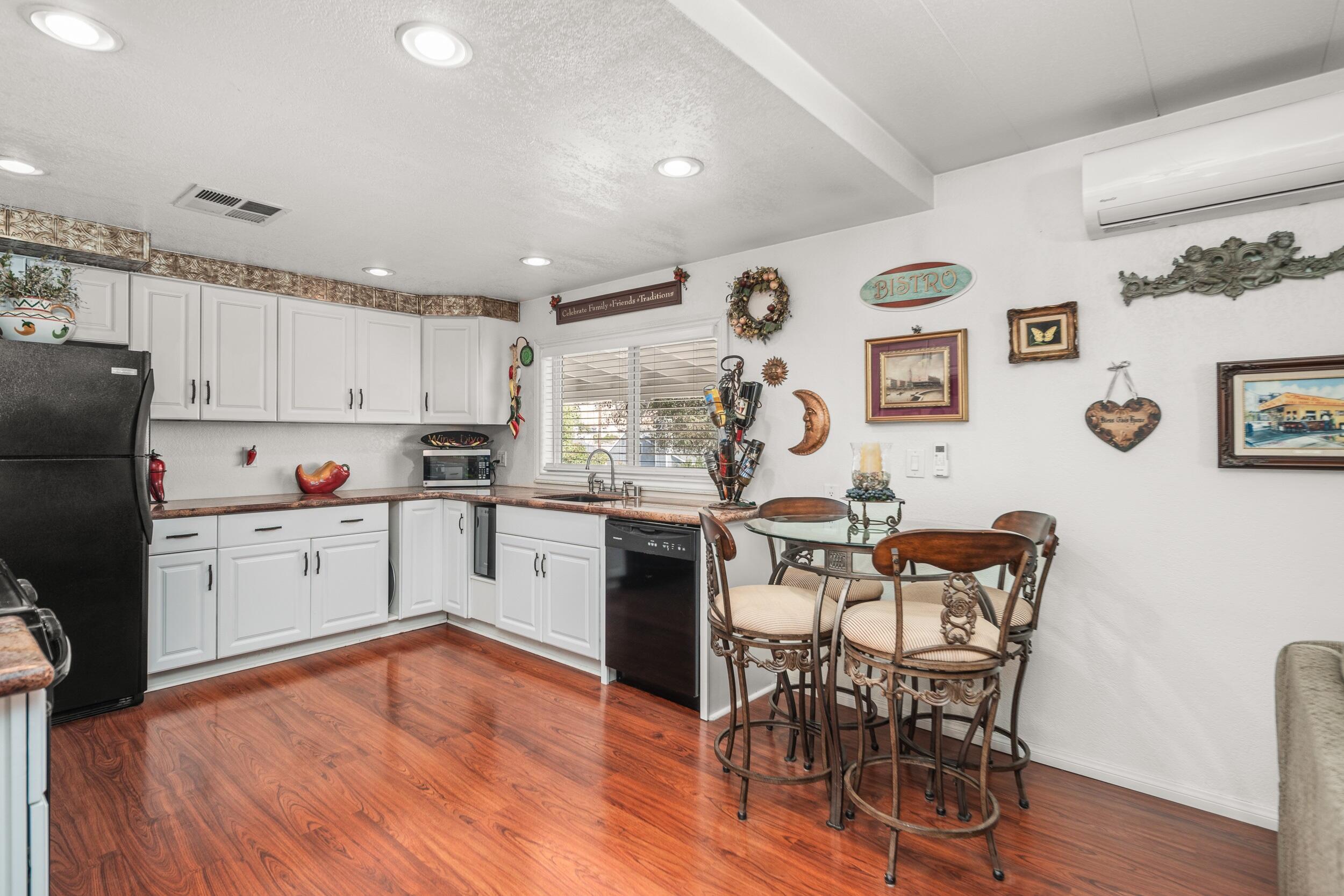 15040 Sandy Ridge Road Lake Elizabeth, CA 93532 - Photo 12 of 47 12 Kitchen Dining