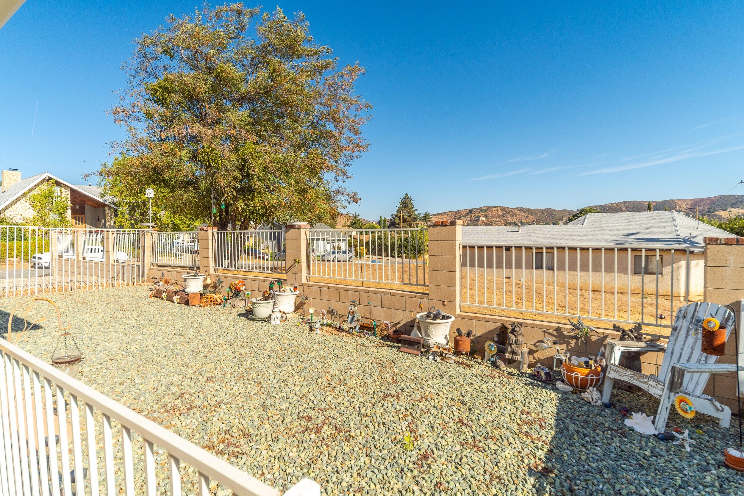 15040 Sandy Ridge Road Lake Elizabeth, CA 93532 - Photo 31 of 47 31 Fenced Front