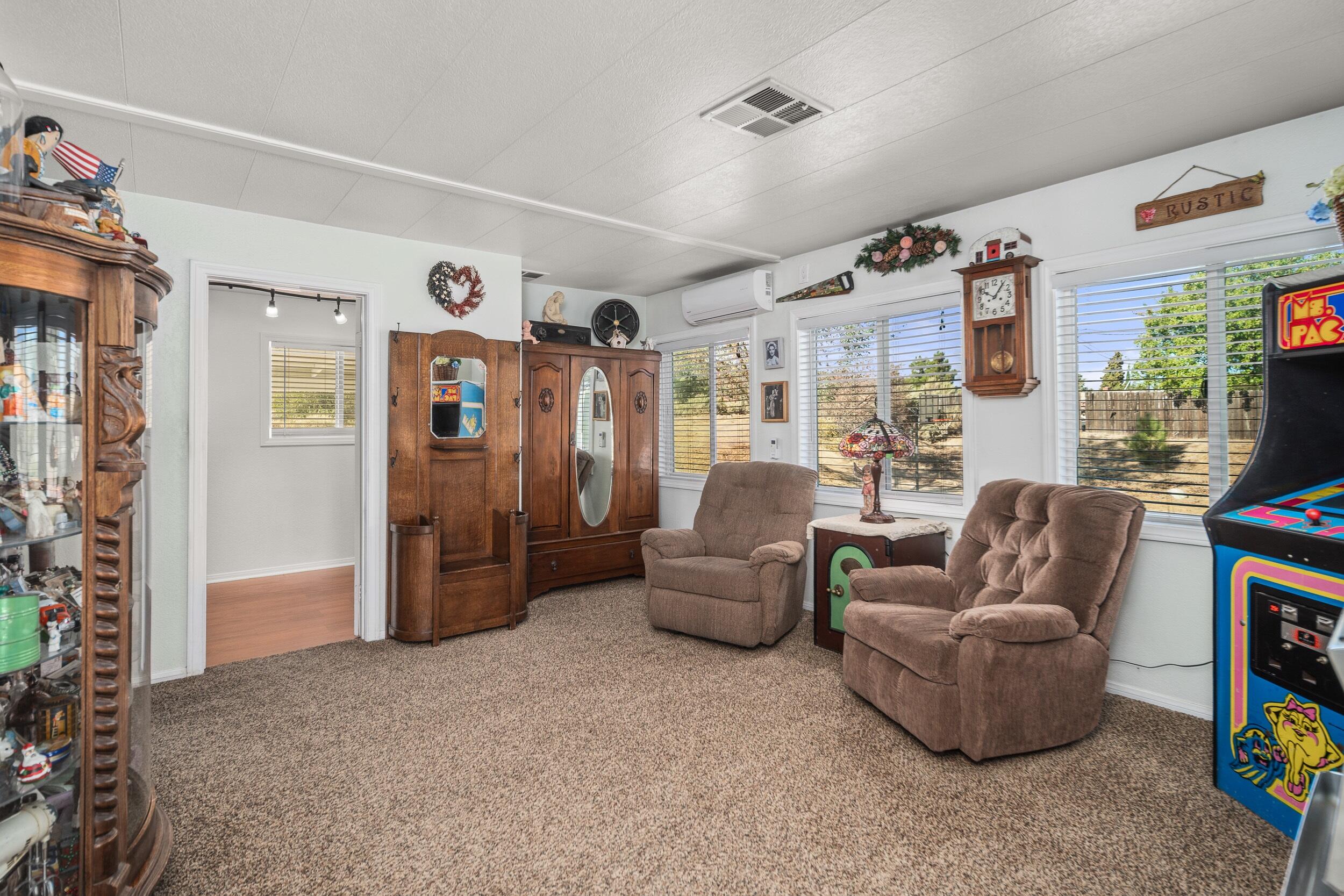 15040 Sandy Ridge Road Lake Elizabeth, CA 93532 - Photo 7 of 47 7 Living room