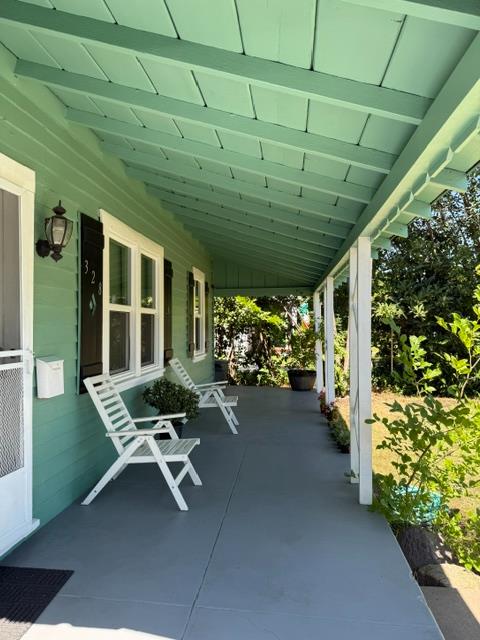 328 East 20th Street Merced, CA 95340 - Photo 4 of 19